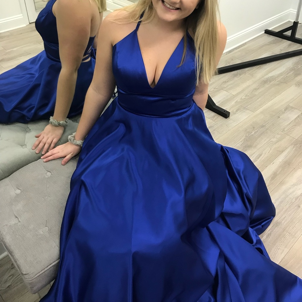 PROM DRESS - Picture 2 of 3